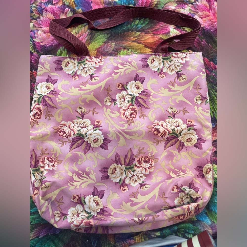 Beautiful LOVELY Floral Bag “No name” :)